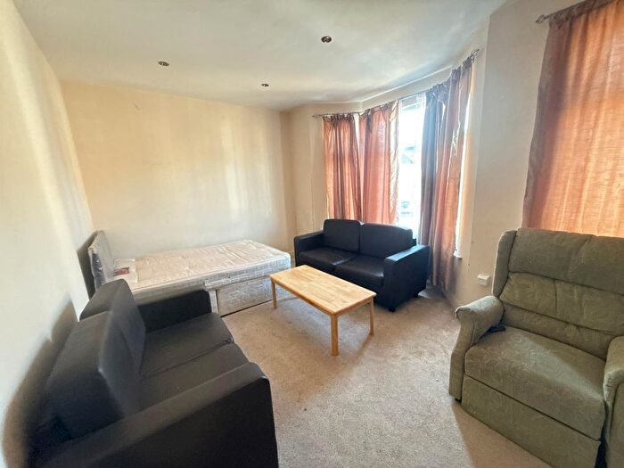 2 Bedroom Flat To Rent In Hamilton Road, Harrow, Greater London, HA1