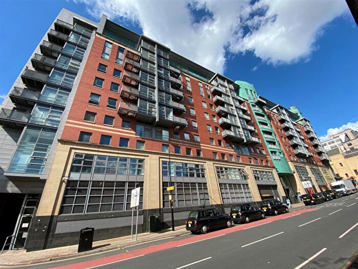 1 Bedroom Apartment To Rent In , Whitworth Street West, W3