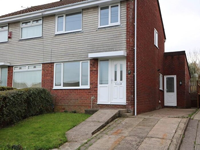 3 Bedroom Property To Rent In Coed Mawr, Barry, Vale Of Glamorgan, CF62