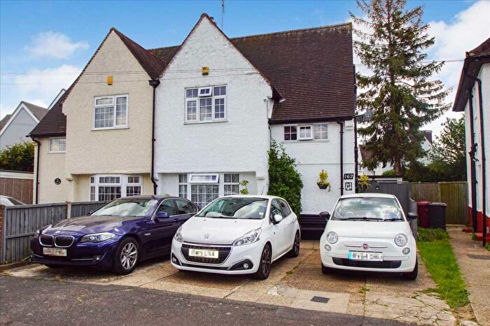 3 Bedroom Semi-Detached House For Sale In St Georges Crescent, Cippenham, SL1
