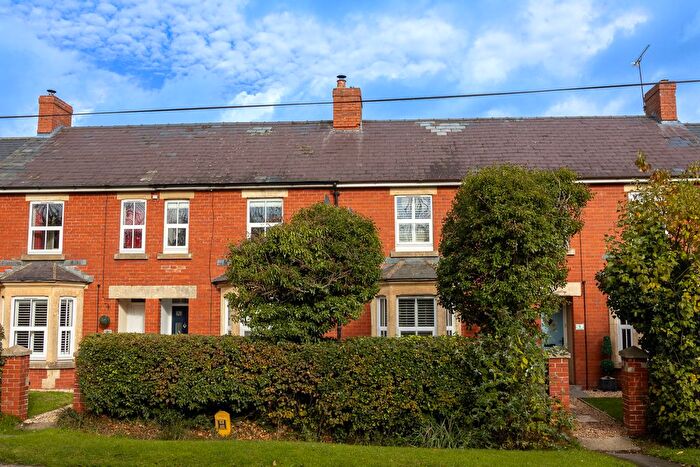 3 Bedroom Terraced House For Sale In Turnpike Road, Swindon, SN26