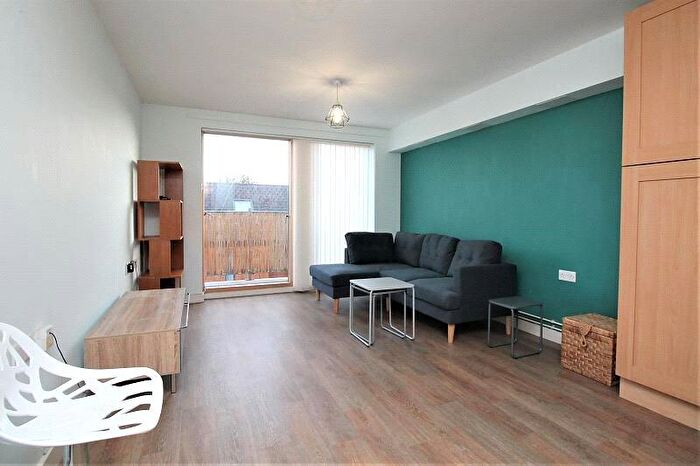 2 Bedroom Apartment To Rent In Romford Road, Forest Gate, London, E7