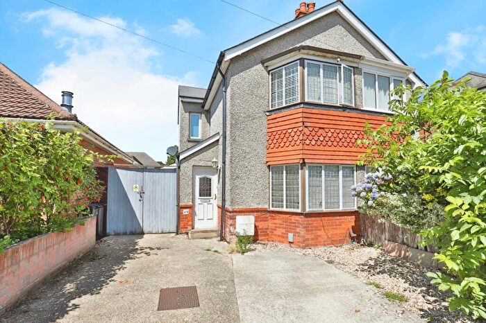 3 Bedroom Semi-Detached House To Rent In Boundary Road, Bournemouth, BH10