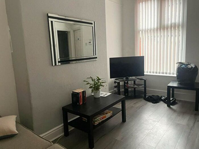 1 Bedroom Property To Rent In Fishers Lane, Chiswick, London, W4