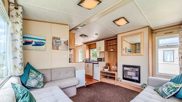 2 Bedroom Mobile/park Home For Sale In Pett Level Road, Winchelsea, TN36