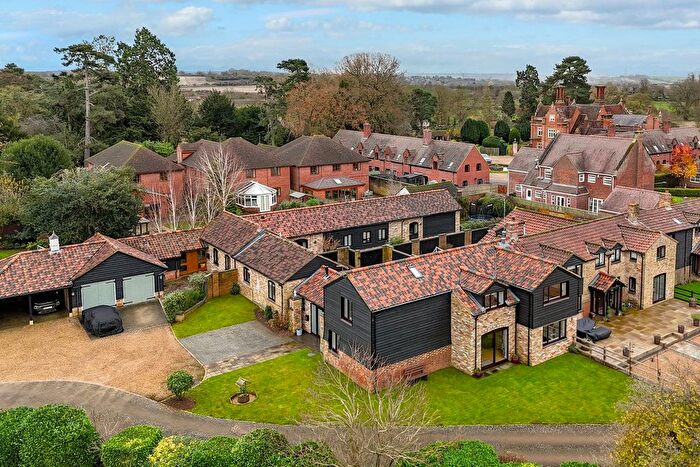 4 Bedroom Barn Conversion For Sale In Manor Farm Barns, Church Road, Westoning, MK45