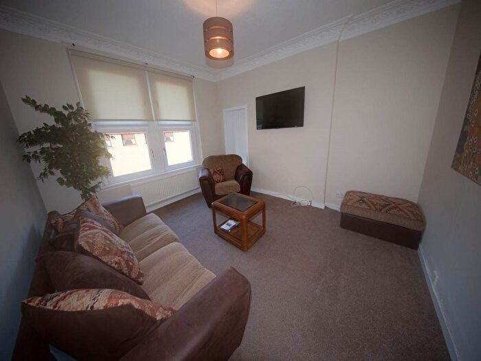 2 Bedroom Flat To Rent In Court Street, Dundee, DD3