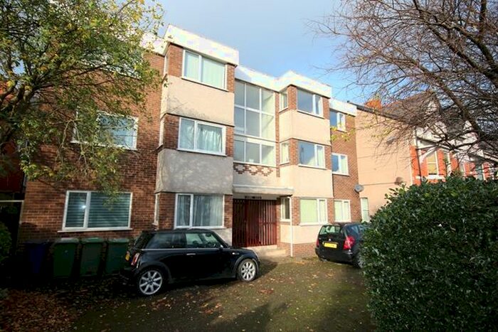 2 Bedroom Flat To Rent In Mostyn Road, Colwyn Bay, LL29