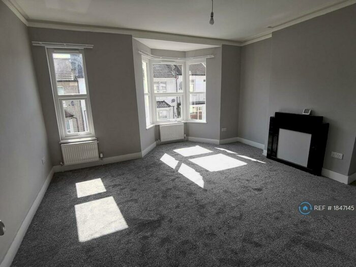 1 Bedroom Flat To Rent In Albert Road, Southend-On-Sea, SS1