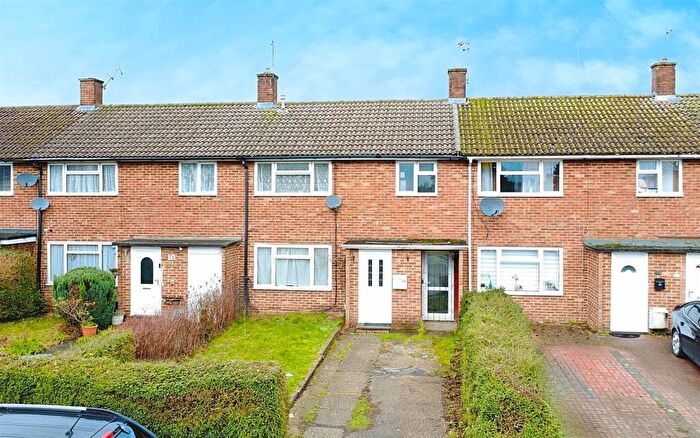 3 Bedroom Terraced House For Sale In White Hart Drive, Adeyfield, Hemel Hempstead, HP2