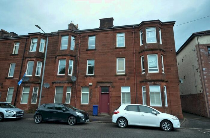 2 Bedroom Flat To Rent In Castlegreen Street, Dumbarton, Wdc, G82