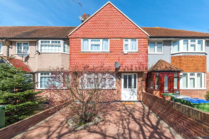 3 Bedroom Terraced House For Sale In Berwick Crescent, Sidcup, DA15