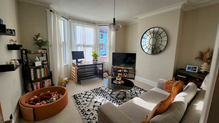 1 Bedroom Flat To Rent In Goldstone Road, Hove, BN3