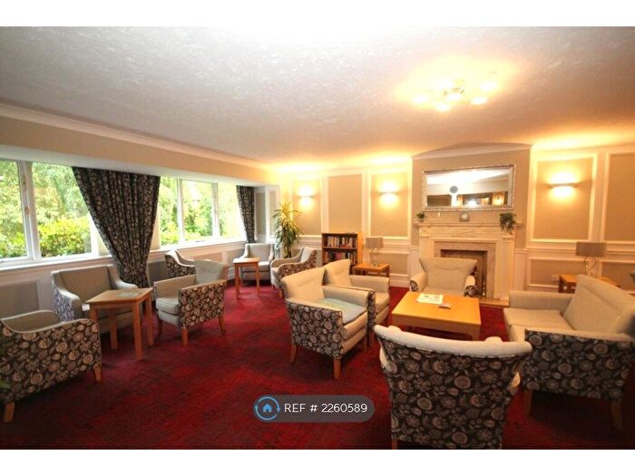 1 Bedroom Flat To Rent In The Hawthorns, Manchester, M32