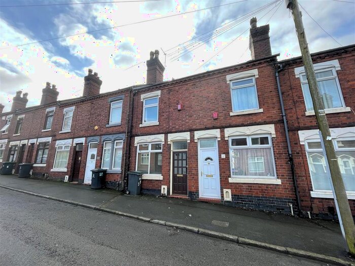 2 Bedroom Terraced House To Rent In Fenpark Road, Fenton, Stoke-On-Trent, ST4