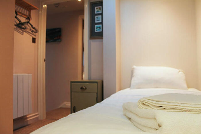 1 Bedroom Apartment For Sale In Flat, A High Street, Uppermill, OL3