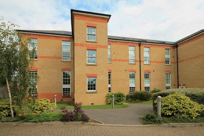 2 Bedroom Flat To Rent In Pulteney Close, Isleworth, TW7