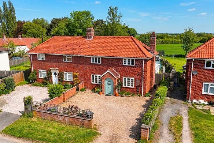 3 Bedroom Semi Detached House For Sale In Church Road, Aslacton, Norwich, NR15