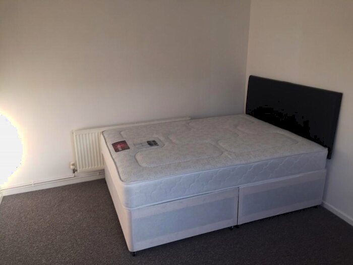 4 Bedroom Detached House To Rent In Randolph Close, Leamington Spa, Warwickshire, CV31