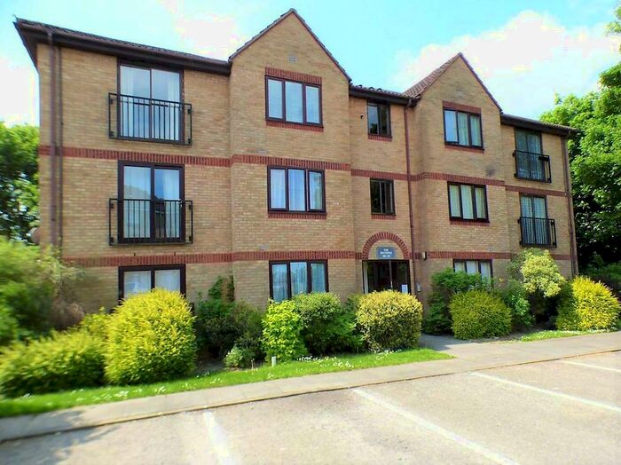 2 Bedroom Flat To Rent In The Maltings Beale Street -, LU6