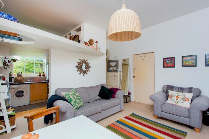 1 Bedroom Flat To Rent In Park Hill, London, SW4