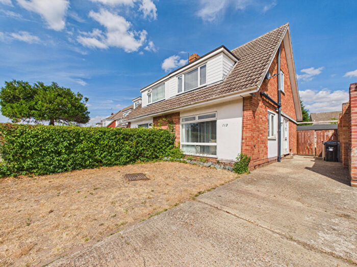 3 Bedroom Semi Detached House For Sale In Fairwater Drive, Woodley, RG5