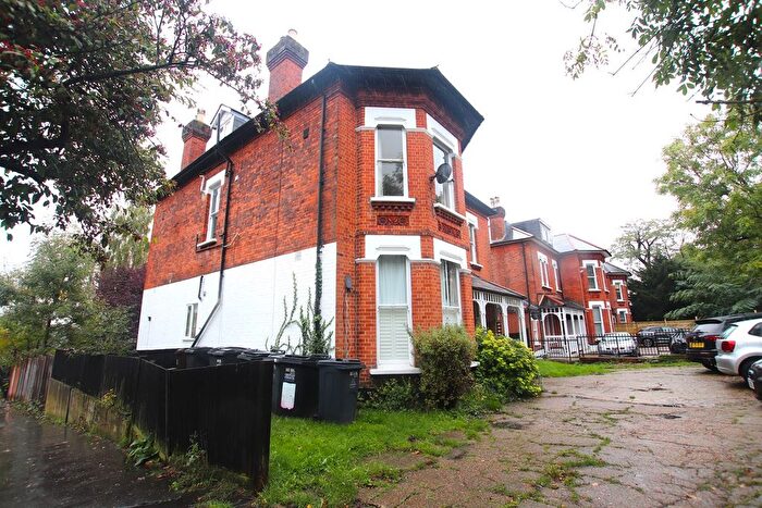 1 Bedroom Flat To Rent In Beulah Hill, London, SE19