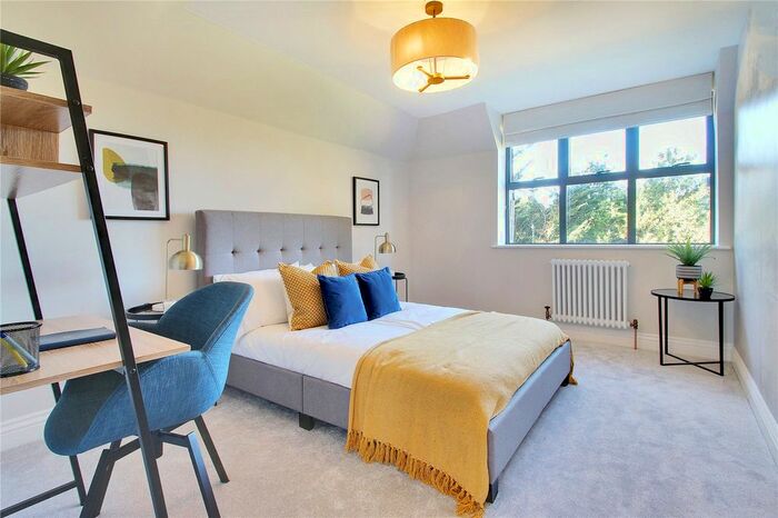 3 Bedroom Semi-Detached House For Sale In The Orchards, Willow Lane, Paddock Wood, Kent, TN12