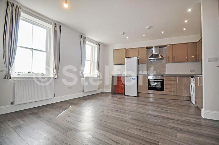 2 Bedroom Apartment To Rent In Grafton Road, London, NW5