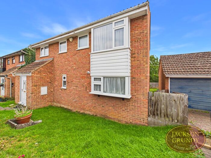 4 Bedroom Detached House For Sale In Lancers Way, Weedon, NN7