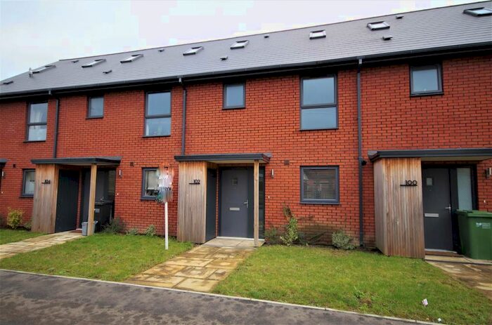 3 Bedroom Terraced House To Rent In High Street, Cam, GL11