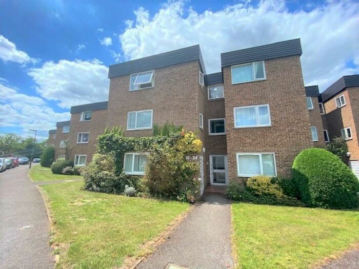 1 Bedroom Apartment To Rent In Mount Felix, Walton-On-Thames, KT12