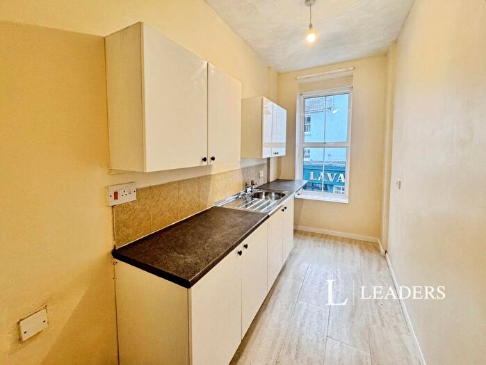 Flat To Rent In High Street, Lowestoft, Suffolk, NR32