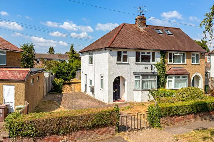 3 Bedroom Semi-Detached House For Sale In Roestock Gardens, Colney Heath, St. Albans, Hertfordshire, AL4