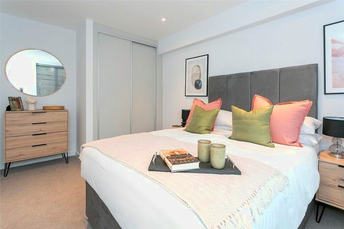 2 Bedroom Flat To Rent In St. Johns Road, Watford WD17