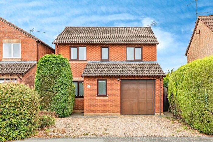 3 Bedroom Detached House For Sale In Ashbourne Drive, NN14