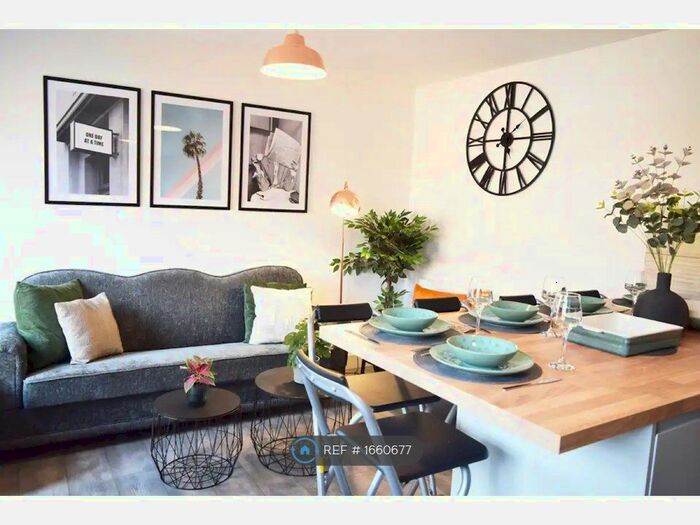 5 Bedroom Semi-Detached House To Rent In Water Mill Close, Birmingham, B29