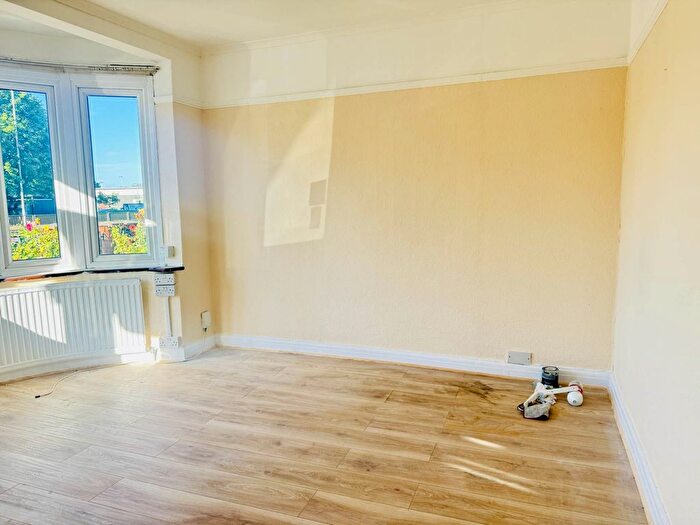 4 Bedroom Semi-Detached House To Rent In Craneswater, Hayes Amp; Harlington, UB3