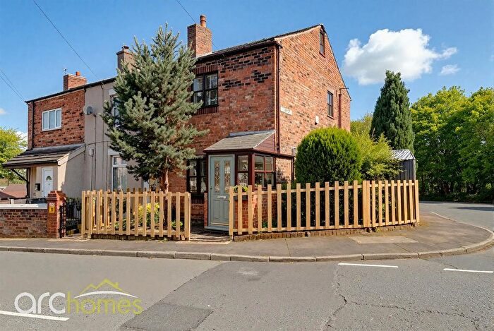 3 Bedroom End Of Terrace House For Sale In Sandy Lane, Hindley, Wigan, WN2