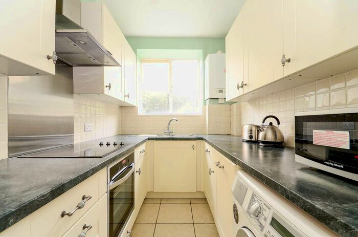 3 Bedroom Flat To Rent In Lexham Gardens, South Kensington, London, W8
