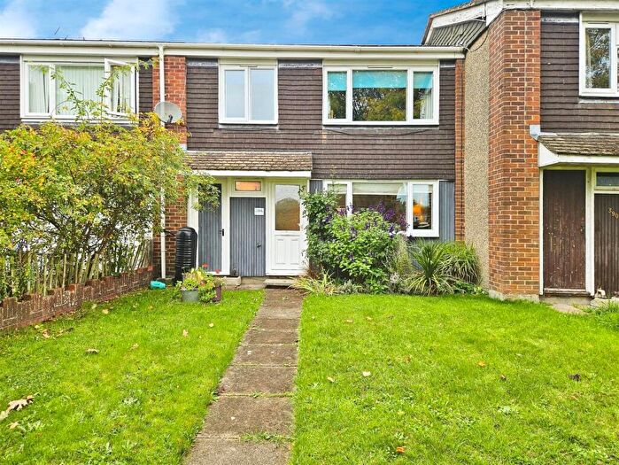 3 Bedroom Terraced House To Rent In Selborne Avenue, Aldershot, GU11