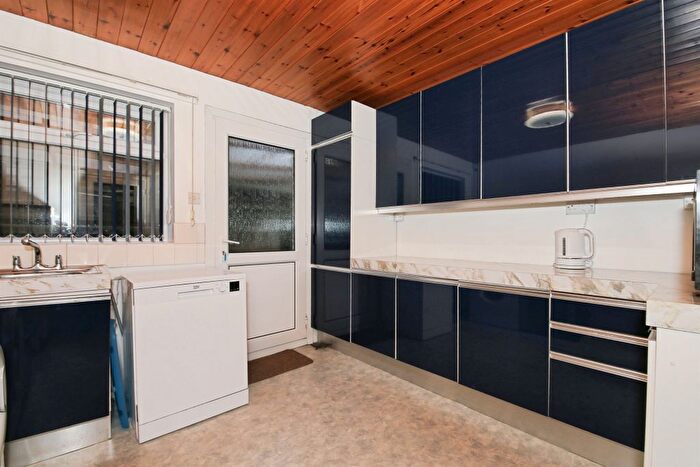 3 Bedroom Bungalow For Sale In Portman Close, Peterborough, PE3