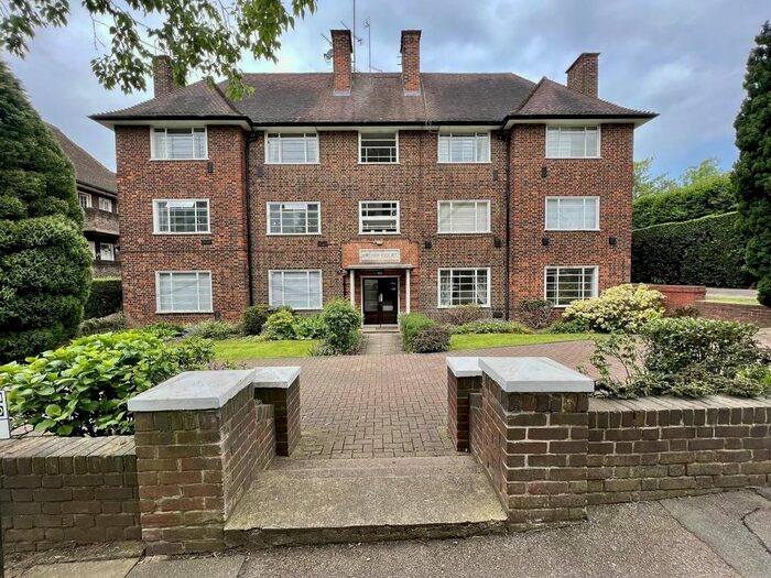 2 Bedroom Flat To Rent In Greenhalgh Walk, Hampstead Garden Suburb, N2