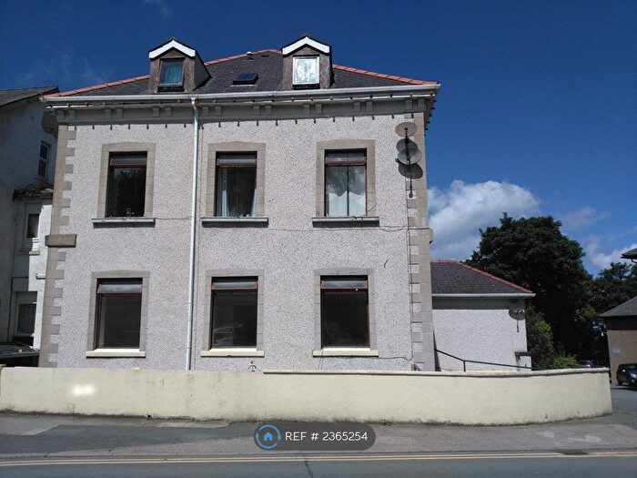 3 Bedroom Flat To Rent In Pant Yr Afon, Penmaenmawr, LL34