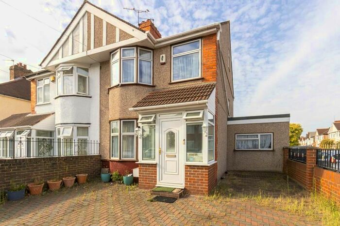 4 Bedroom Semi-Detached House To Rent In Little Park Drive, Feltham, TW13
