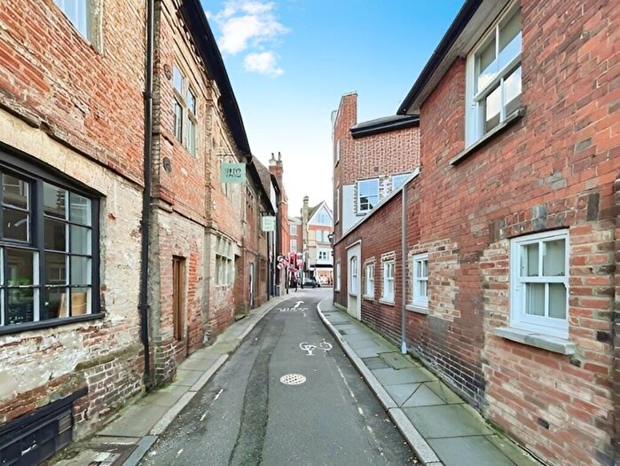 2 Bedroom Apartment To Rent In North Street, Dorking, RH4
