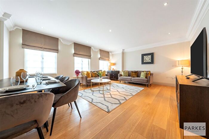 2 Bedroom Flat To Rent In Hertford Street, Mayfair, London, W1J