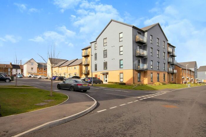 1 Bedroom Flat To Rent In Lywood Drive, Sittingbourne, ME10