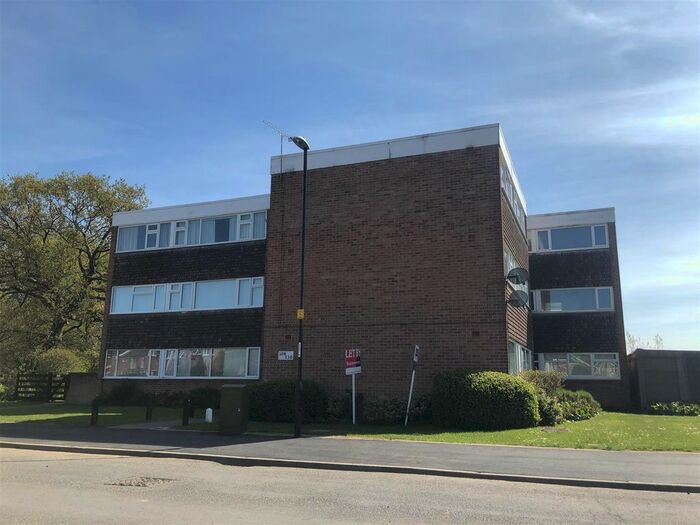 2 Bedroom Flat To Rent In Yarningale Road, Willenhall, Coventry, CV3