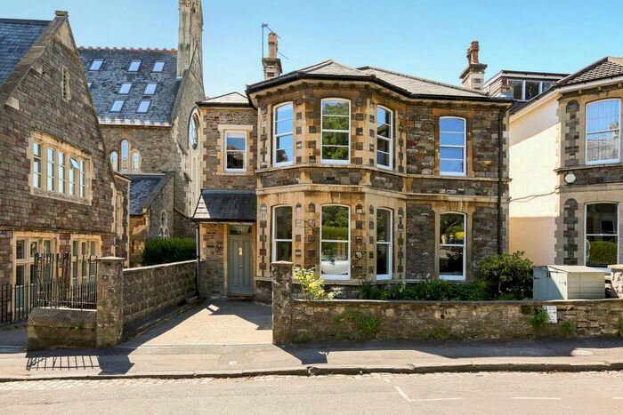 4 Bedroom Detached House To Rent In Woodfield Road, Redland, Bristol, BS6